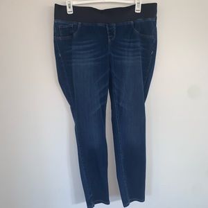 Old Navy RockStar skinny maternity jeans. Size 16. Worn once!
